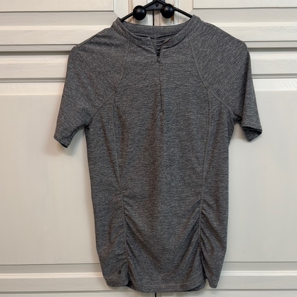 Athleta Women’s Gray Short Sleeve work out shirt. Size S. Zipper front. - Picture 1 of 7
